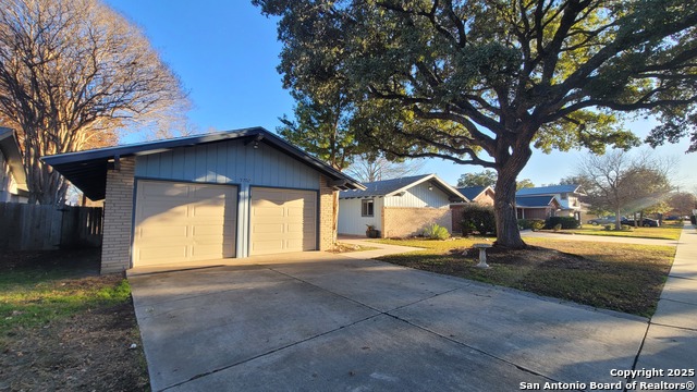 Listing photo id 0 for 9702 Lantana Dr