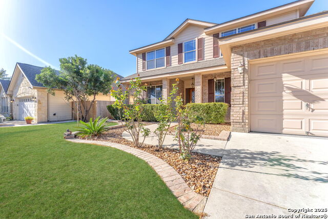 Listing photo id 1 for 17043 Ashbury Oaks