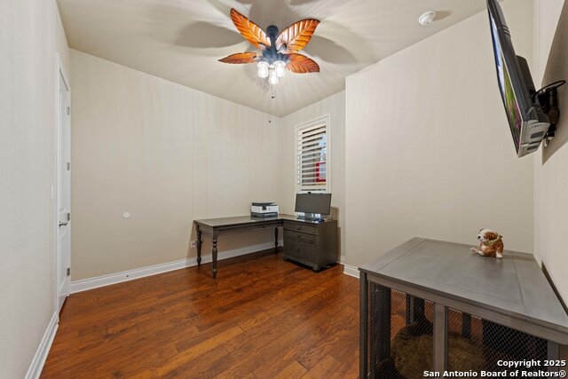 Listing photo id 26 for 861 Lorikeet Ln