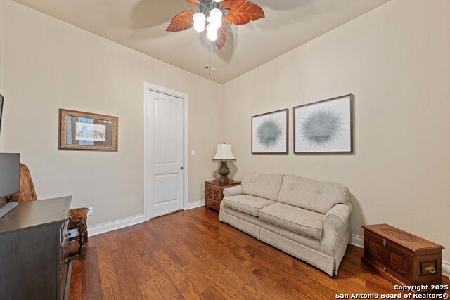 Listing photo id 29 for 861 Lorikeet Ln