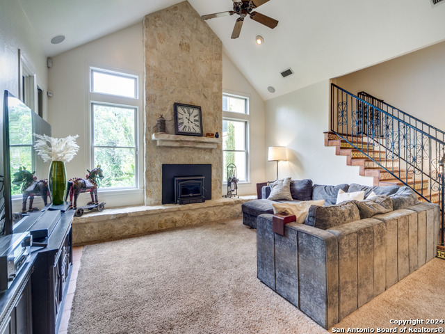 Listing photo id 14 for 27622 Ranch Creek