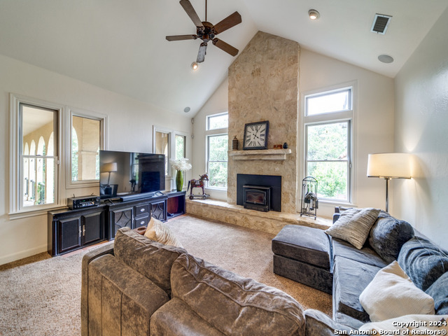 Listing photo id 15 for 27622 Ranch Creek