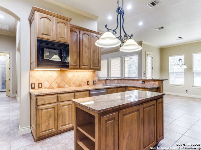 Listing photo id 8 for 324 Joshua Way