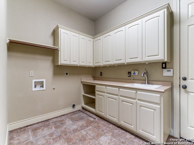 Listing photo id 19 for 324 Joshua Way