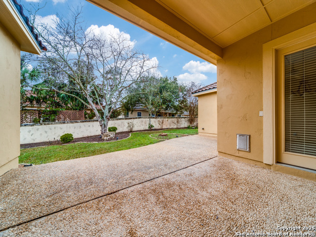 Listing photo id 20 for 324 Joshua Way