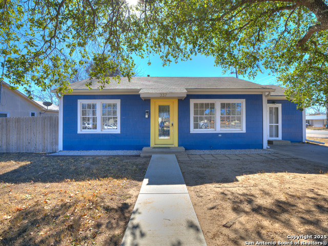 Details for 337 Hackberry St W, Fredericksburg, TX 78624
