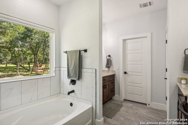 Listing photo id 21 for 270 Cibolo Way