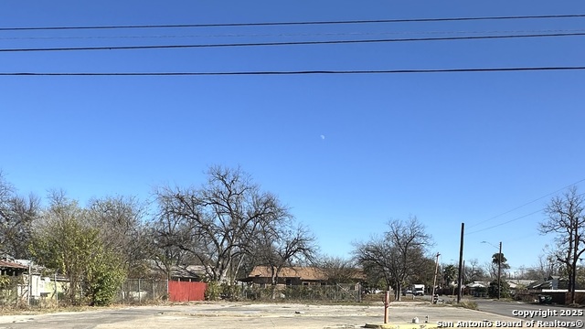Image 4 of 4 For 2522 S Hackberry