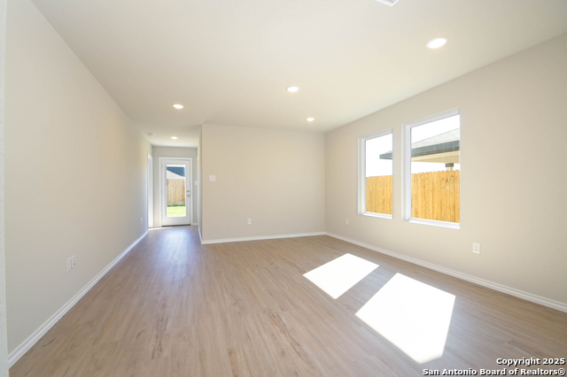 Listing photo id 5 for 7815 Canyon Cove
