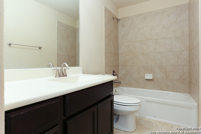 Listing photo id 28 for 8715 Hideout Bend