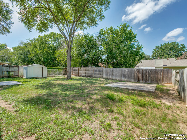 Listing photo id 22 for 10247 Dugas Dr Dugas Dr