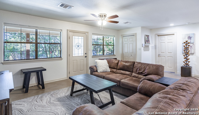 Image 5 of 35 For 424 Mountain Wood