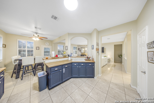 Listing photo id 10 for 2039 Belvedere Court