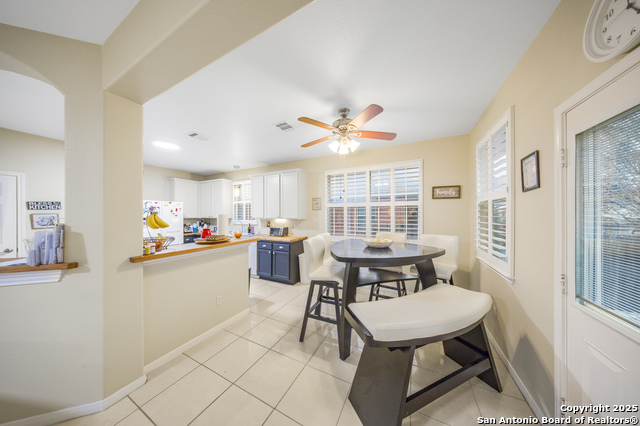 Listing photo id 11 for 2039 Belvedere Court