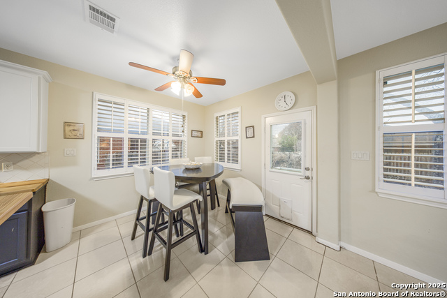 Listing photo id 12 for 2039 Belvedere Court