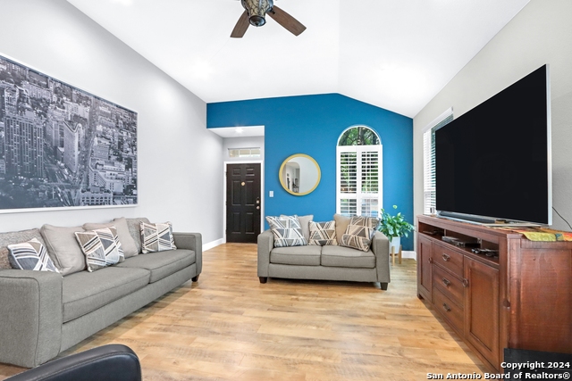 Listing photo id 2 for 15919 Drexel