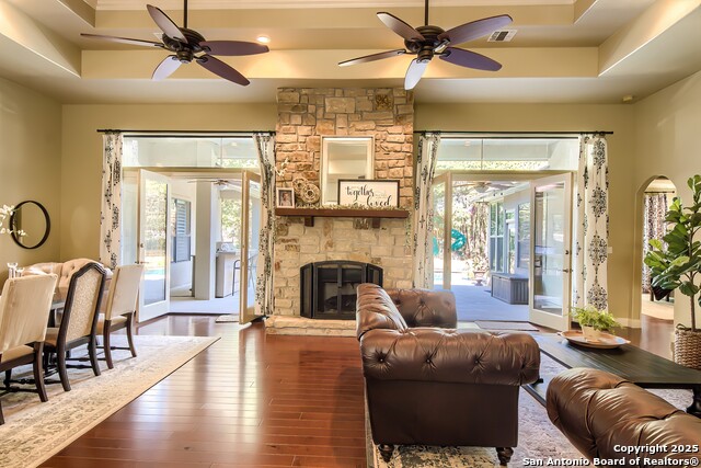 Listing photo id 9 for 9850 Trophy Oaks