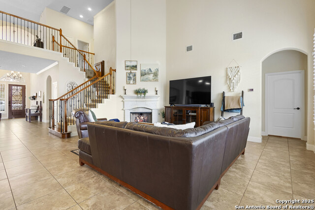 Listing photo id 8 for 9718 Rosemire Way