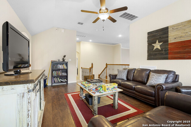 Listing photo id 24 for 9718 Rosemire Way