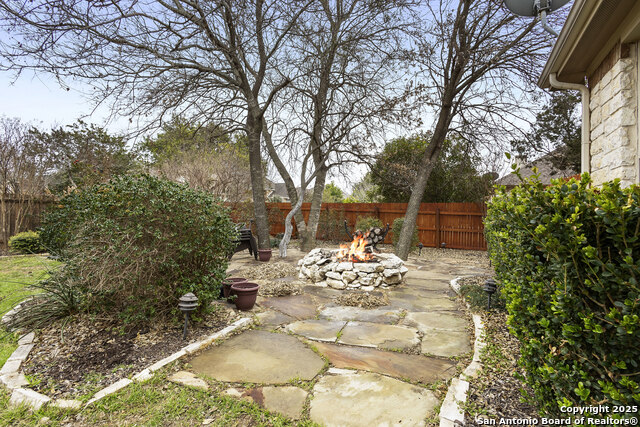 Listing photo id 40 for 9718 Rosemire Way