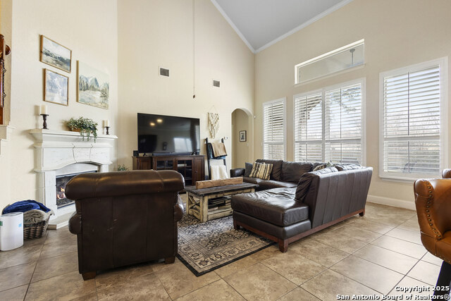 Listing photo id 7 for 9718 Rosemire Way