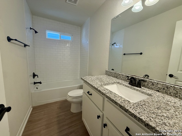 Listing photo id 8 for 10318 Candlewood Way  102