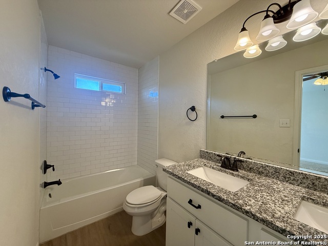 Listing photo id 5 for 10318 Candlewood Way  102