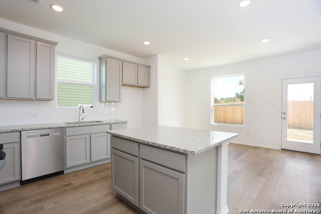 Listing photo id 17 for 7823 Canyon Cove