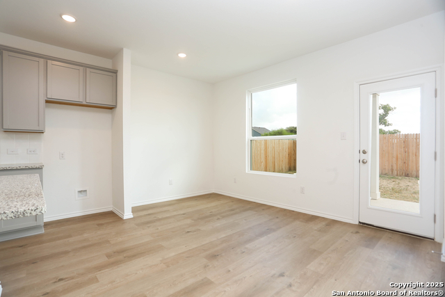 Listing photo id 18 for 7823 Canyon Cove