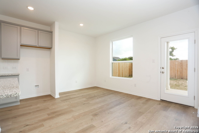 Listing photo id 19 for 7823 Canyon Cove