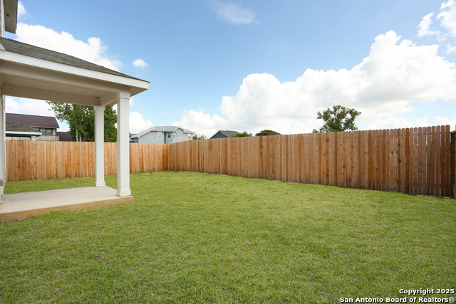 Listing photo id 43 for 7823 Canyon Cove