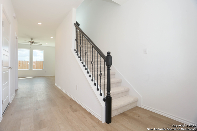 Listing photo id 7 for 7823 Canyon Cove