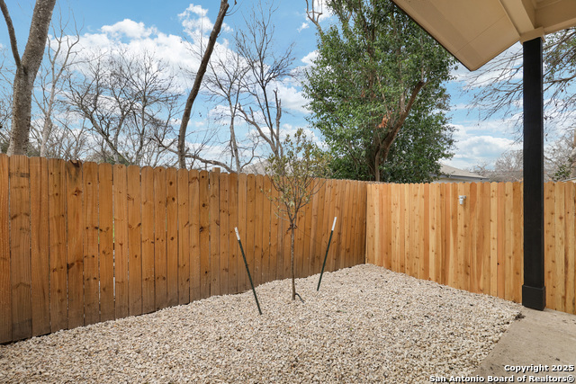 Image 20 of 21 For 311 Bargas St