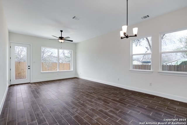 Image 6 of 21 For 311 Bargas St