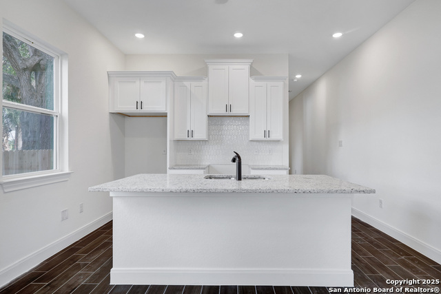 Image 7 of 21 For 311 Bargas St