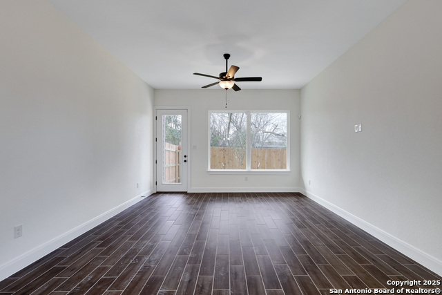 Image 9 of 21 For 311 Bargas St