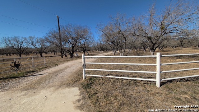 Listing photo id 0 for 670 Quail Run