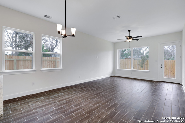 Image 10 of 25 For 315 Bargas St