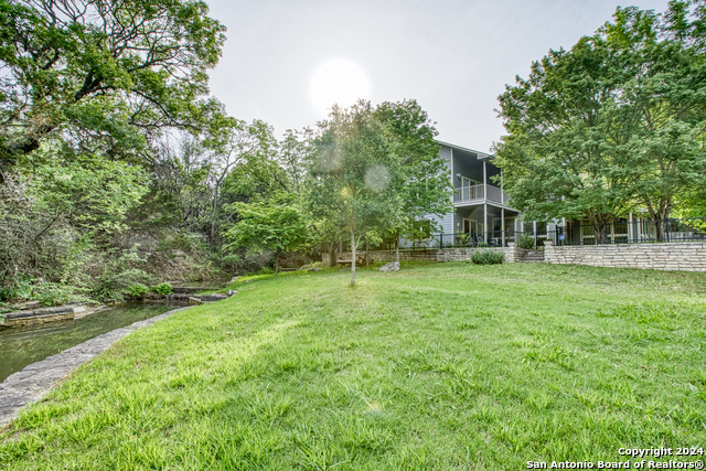 Listing photo id 24 for 9525 Ranch Road 337 E