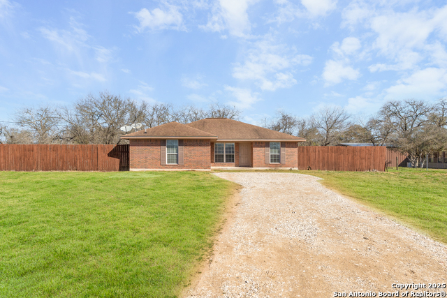 Details for 385 Falling Leaf Dr, Lytle, TX 78052