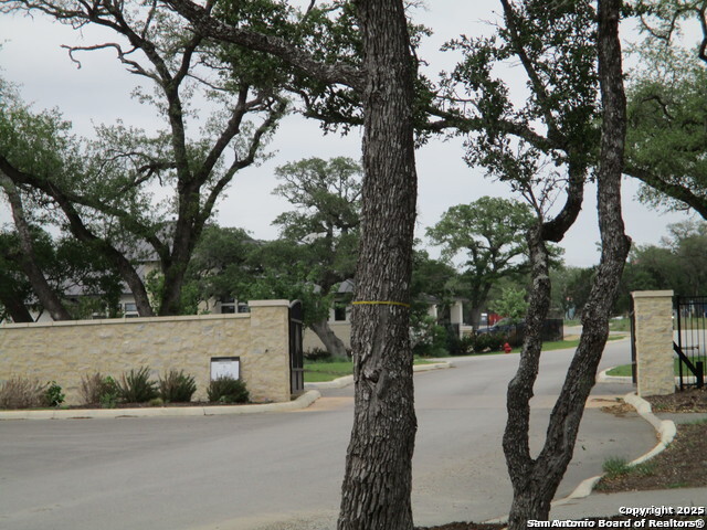 Image 2 of 21 For 713 Fossil Springs Dr