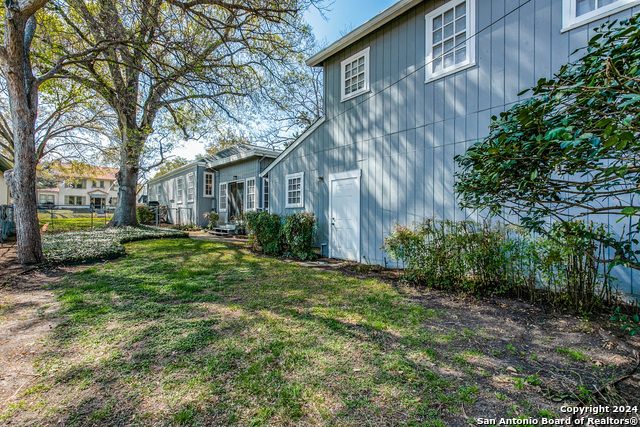 Listing photo id 22 for 143 Cloverleaf Ave