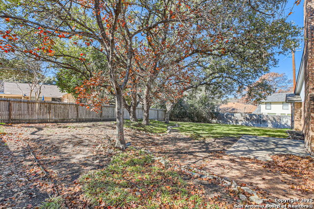 Listing photo id 28 for 1506 Periwinkle St