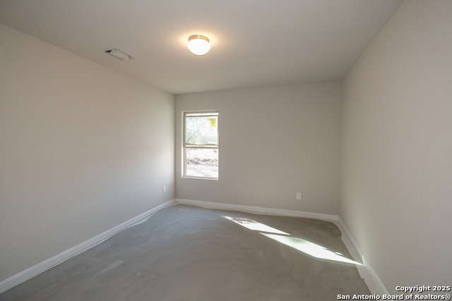 Listing photo id 5 for 21203 Jordans Ranch Way