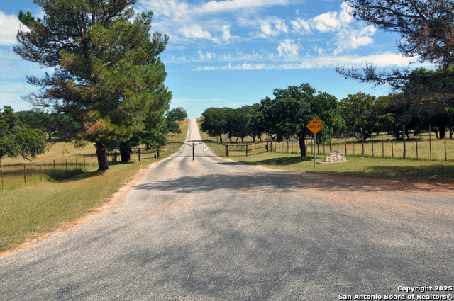 Details for 1335 Aviation Loop, Fredericksburg, TX 78624