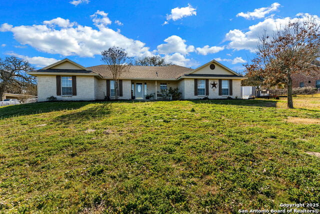 Listing photo id 1 for 1213 Hillside Oaks