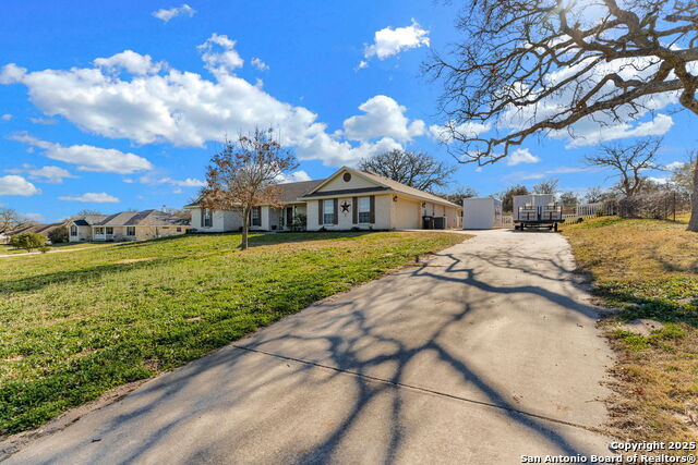 Listing photo id 2 for 1213 Hillside Oaks