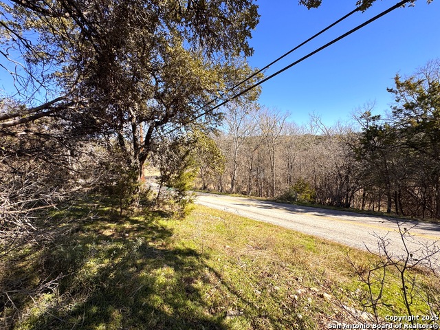 Listing photo id 2 for 3020 Tanglewood Trl