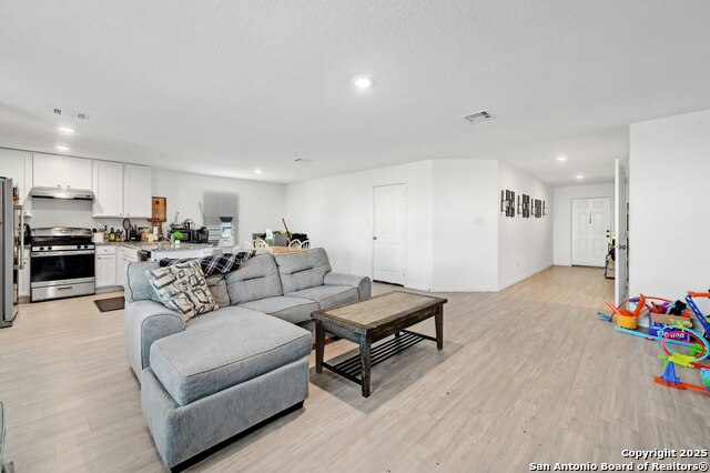 Image 7 of 28 For 10411 Mcclintock