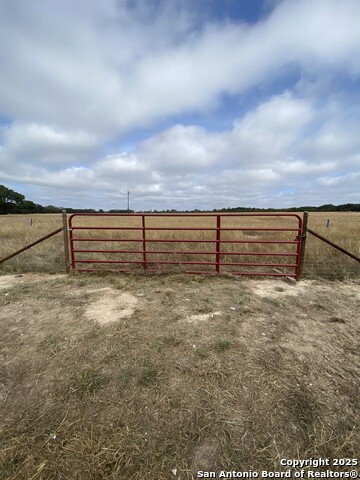 Details for 6337 State Highway 16, Pipe Creek, TX 78063